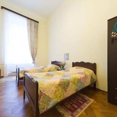 Apartment On Tabidze 3/5 Tbilisi Luaran gambar
