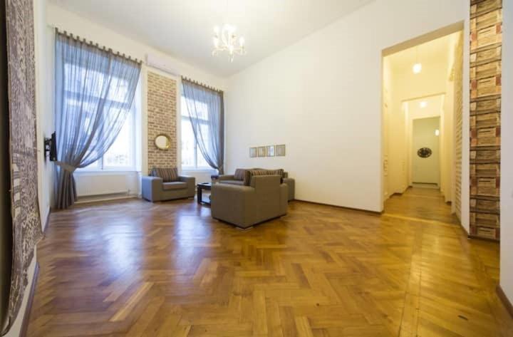 Apartment On Tabidze 3/5 Tbilisi Luaran gambar