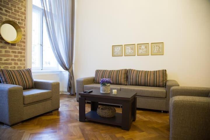 Apartment On Tabidze 3/5 Tbilisi Luaran gambar
