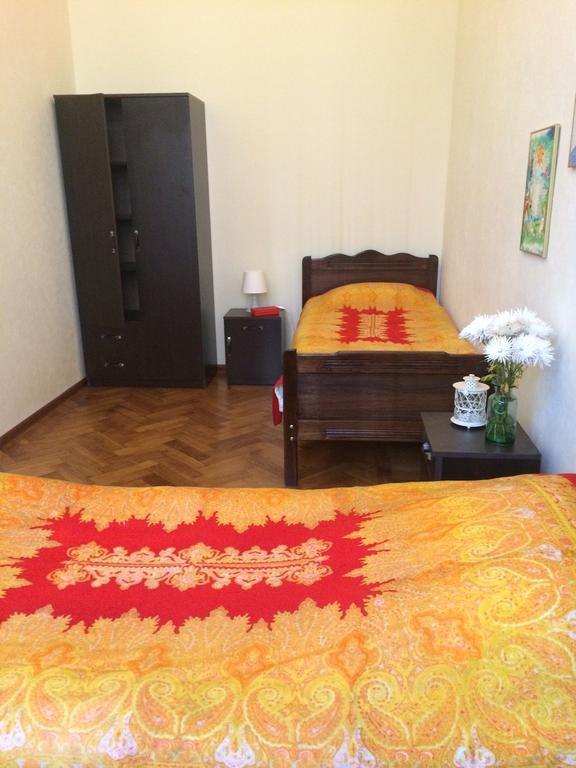 Apartment On Tabidze 3/5 Tbilisi Bilik gambar